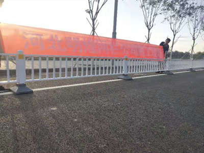 鐵藝道路護(hù)欄 鐵藝道路護(hù)欄